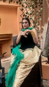 Pavitra Punia Instagram - My production team , creative team , dress styling teams emotions for me all the time ….. 🫠🥴😃

#pavitraapuniya #fashion #style #glam