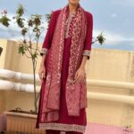 Payal Rohatgi Instagram - If God is making you wait, then wait as God is trying to show you something… #payalrohatgi #yogasehihoga #ladkihoonladsaktihoon