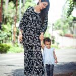 Pooja Banerjee Instagram - She is My Magic!!! My Baby Girl!!! My Sana… My Love #sundaying #twinningwithmommy #Twinning&Winning @shopmulmul shot by @atreo_akash #PoojaBanerjii #SanaSSejwaal #MammaofSana