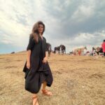 Pooja Batra Instagram - If u want a new idea, read an old book. 📸 @nawwabshah #bedouin #gypsy #banjara Planet Earth