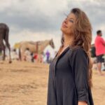 Pooja Batra Instagram - If u want a new idea, read an old book. 📸 @nawwabshah #bedouin #gypsy #banjara Planet Earth
