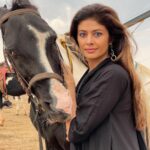 Pooja Batra Instagram - If u want a new idea, read an old book. 📸 @nawwabshah #bedouin #gypsy #banjara Planet Earth