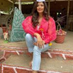 Pooja Batra Instagram - Happy #gudipadwa Y’all. May the darkness around fade away and showcase a new spirit and light for all. #lunarfortnight 🙏 @parasharagritourism for the hospitality 💐 Pune, Maharashtra
