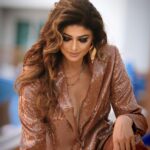 Pooja Batra Instagram - Be kind & Shine 📸 @sumayra._ 💄 & Hair- @aana.akhan Outfit- @poojabatra