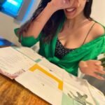 Pooja Chopra Instagram - 𝒮𝓊𝓃𝒹𝒶𝓎 𝓈𝓂𝒾𝓁𝑒𝓈 Breakfast!