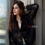 Pooja Chopra Instagram - #Exclusive: #PoojaChopra channels her inner enchantress in a stunning black ensemble 🖤 . . #poojachopra #poojachoprafc #poojachoprafans #fashion #fashionphotography #fashionshoot #style #allblack #noir #fashionista