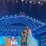 Pooja Chopra Instagram - N THIS ladies n gentlemen, I shall cherish for the rest of my life! I still remember my mother dancing to ‘Yaad Piya ki anne lagi’. I am insanely overwhelmed by the love especially @falgunipathak12 ‘s humility n warmth.. thank you🙏 #grateful #love #light ✨