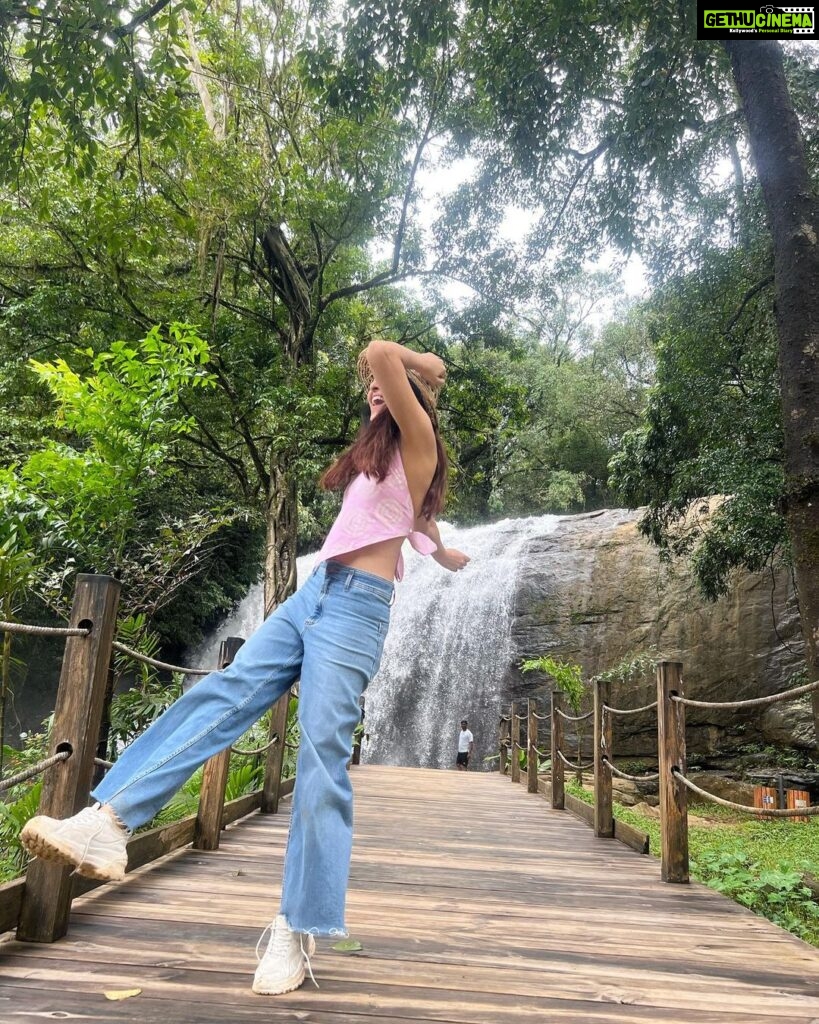 Pooja Chopra Instagram - Moods of Mowgli 🙇🏻‍♀️🦆🌊🍃💃 Coorg