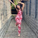 Pooja Chopra Instagram - 𝑪𝒖𝒓𝒓𝒆𝒏𝒕 𝒎𝒐𝒐𝒅: Doing the happy dance 🎈 . . . . . . . . #goodmorning #morningslikethese #happydance #happyheart #dancingqueen #fridayfeeling #crispair #perfecthair #sunshine #clearskies #beautifulplaces #viveda #detox #naturopathy #ayurveda #healthy #healthyfood #feelinggood #fitnessmotivation #joyful Styled by - @tanisha_agrwal Outfit - @mandirawirkhq location- @vivedawellnessvillage co-ordinated by - @options_travel