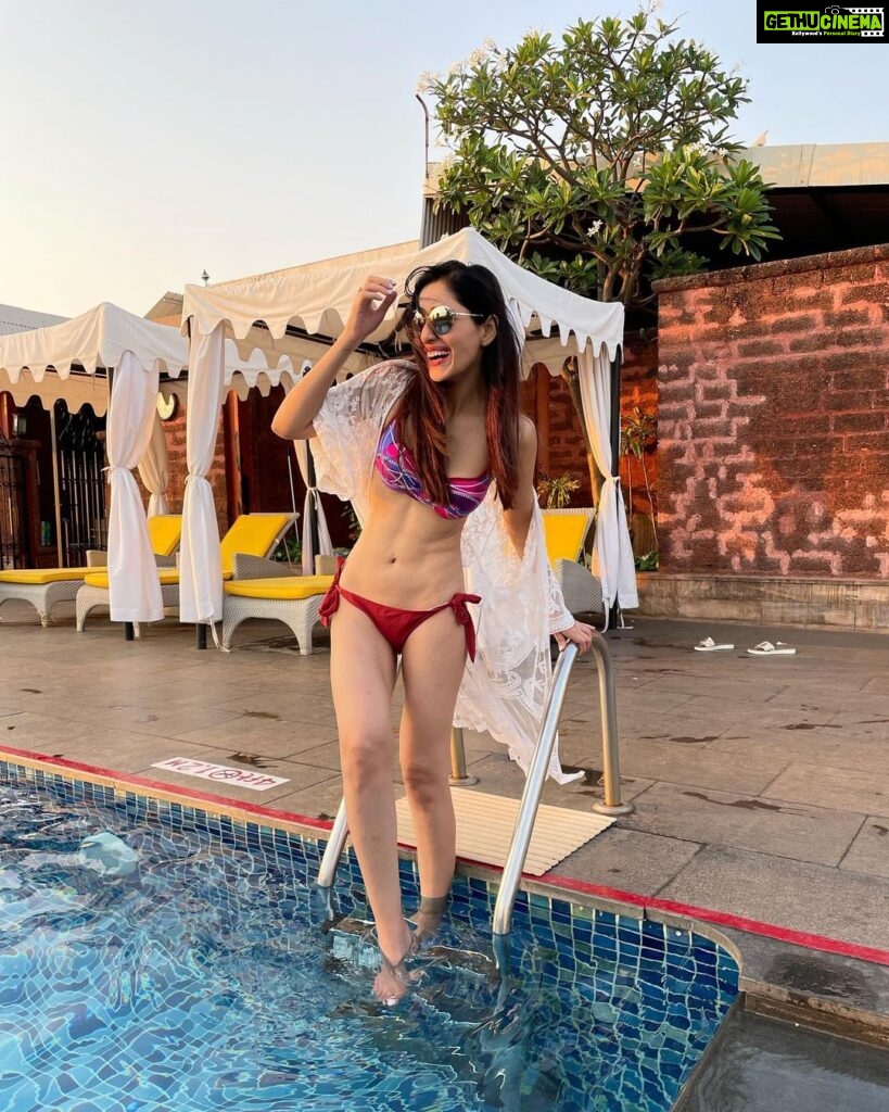 Pooja Chopra Instagram - Vibes 🤍 . . . . . #saturdayvibes #saturdaze #lazyweekend #weekendgetaway #poolvibes #bikinilife #bikiniseason #happychild #smilingqueen #sunrise #bikinifitness #fitness #fitnessmotivation #nofilter #cute #happy #photooftheday 🎈