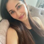 Pooja Chopra Instagram - Hey there 🤍 . . . . . . . . #selfie #chubbycheeks #chubbybutcute #zoomcall #hatethewait #lovingtheday #happysmiles #calm #zen #love #instagood #goodhairday #nicelight #blacklooksgoodonme #nofilter #yesidontneedmakeup #saturdayvibes #saturdaymood #saturdaze #shineon #sparkles ✨