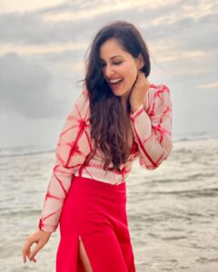Pooja Chopra Instagram - #sunsetsarelife 🌊