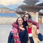 Pooja Chopra Instagram - This is us.. #mysunshinefamily_ 🌻 Bhutan འབྲུག་རྒྱལ་ཁབ་