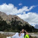 Pooja Chopra Instagram - 😫 . . . . . . . . . #majormissing #sundayvibes #sundaywoes #mentallyhere #takemeback #tb #mountains #bluesky #pinetrees #river #crispair #love #sunshine #sunkissed #messyhair #alive #happyheart #naturelover #instagood #instapic #nofilterneeded