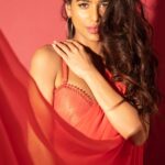 Poonam Pandey Instagram - I honestly enjoy wearing Saree’s & red toh uff.. #mycolour ❤️ . . . . . . . . Shot by: @ilmanaazphotography1 ❤️