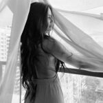 Poonam Pandey Instagram - Few BTS shots! . . . . . . .shot by: @sunny_makeup_artist #poonampandey #bts #photography #photooftheday #fun #balcony #blackandwhite