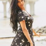 Poonam Pandey Instagram - Hold me close.