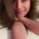 Poonam Pandey Instagram - A quick live to say Goodnight 😘 Have a great week ahead ❤️