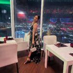 Poonam Pandey Instagram - Dinner with the view. . . #poonampandey #31stflood #italiancuisine #myfavorite #pplovers #poonampandeyfans #dubai Dubai - دبى