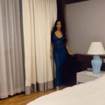 Poonam Pandey Instagram - Night vibe…✨ . . #poonampandey #pplovers #ppfans #night #gorgeous #fun #blue #dress
