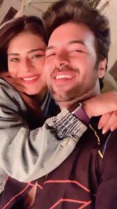 Poonam Preet Bhatia Instagram - यू आर मोर देन जस्ट माय आर्म कैंडी, 
यू आर माय शुगर रश 🤪 

@sanjaygagnaniofficial 🫶🏻🫶🏻😘 

#myforever #rideordielove #babyboo #couplewhopartytogether #newyear2023