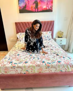 Poonam Preet Bhatia Instagram - Unleash the power of comfort with @boutiquelivingindia. Elevate your sleep experience today. #boutiqeliving #LuxuryBedding #SleepSanctuary" 
@boutiquelivingindia @alphabetmedia 

P.s - The last slide is my most favourite 😍😍