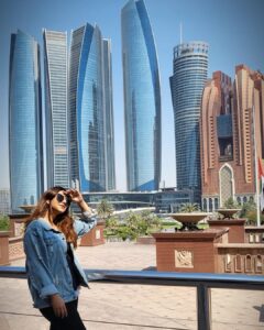 Poonam Preet Bhatia Instagram - Taking the time to soak up the Sunshine of my life 🌼

📸 by my sunshine @sanjaygagnaniofficial