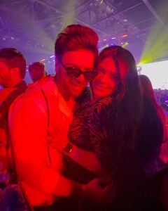 Poonam Preet Bhatia Instagram - You are my partner in wine 🍷 ♥️

@sanjaygagnaniofficial 😘😘

#poonjayforever #couplegoals #liveconcert #redarmy