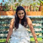 Poornima Ravi Instagram - Stretch back and swing to fly higher 😊❤️ . . . . . . . . . . . . . #poornimaravi #araathi #whitegown #white #whiteoutfit #whitedresses #love #ooty #swing #smile #loveyourself #lovestory #happy #fashionphotography hionphotography #candid #candidphotography