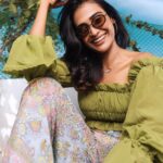 Poornima Ravi Instagram - Feeling green and fabulous 💚🕶️ Makkale have you started watching #BB7 ? Pc : @bricabrac.in Costume: @meerameera545