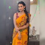 Poornima Ravi Instagram - Aadi Veli special pic ❤️ Blouse designed by @uttara_trulyurs Saree from Amma's wardrobe Saree draped by Amma Self Make up 😁 #poornimaravi #araathi #sareelove #saree