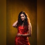 Poornima Ravi Instagram - Blurry and Imperfect!! . . . . #poornimaravi #araathi #reddress #red #deep #blurred #rays #rawpicture #imperfect #love #feel #mood #smile #trippy