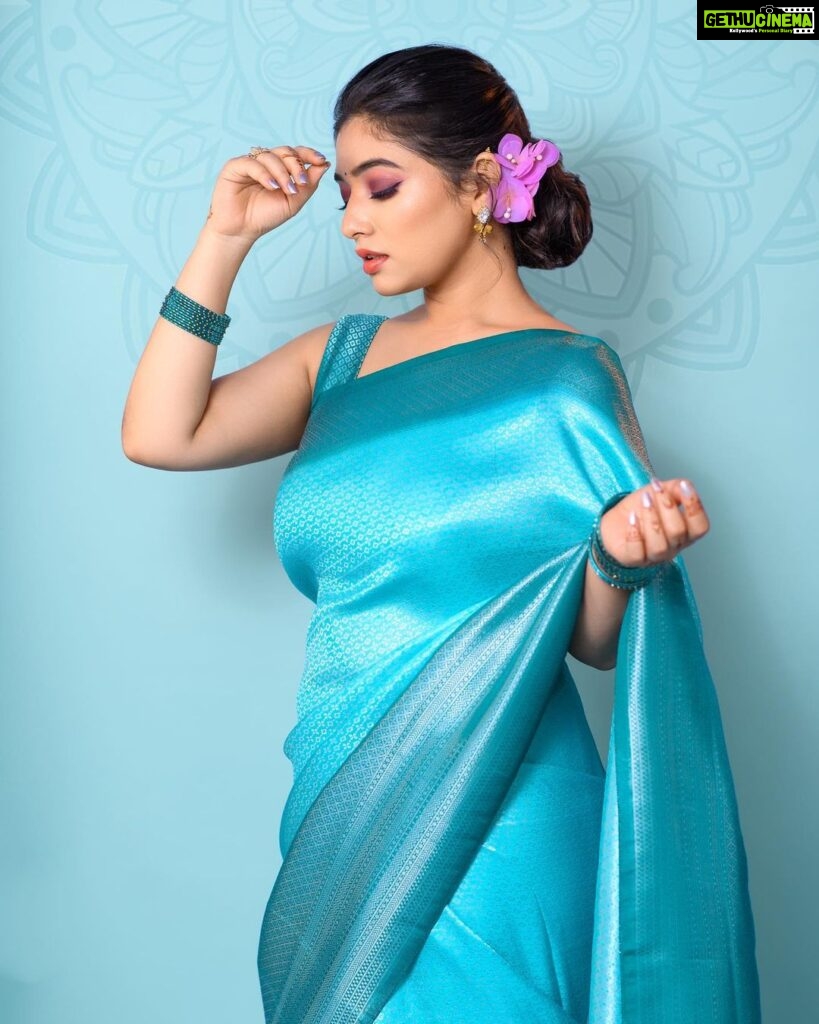 Priyanka Thimmesh Instagram - 💙✨ 📸by @chidu.ln_portraits MUA 💄 & hair by @makeupbypallavishetty @iampriyankaathimmesh #priyankathimmeshofficial #priyankathimmesh #bluesareelove