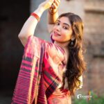 Priyanka Thimmesh Instagram - ✨ Happy morning 🥰 📸 by my fav one @rainbow_photography_official 🥰🤍 #priyankathimmeshofficial #priyankathimmesh #sareelove #traditionalwear #happiness #smilemore #instagood #rainbowphotography #rainbowclick🌈