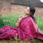 Priyanka Thimmesh Instagram - ✨ Happy morning 🥰 📸 by my fav one @rainbow_photography_official 🥰🤍 #priyankathimmeshofficial #priyankathimmesh #sareelove #traditionalwear #happiness #smilemore #instagood #rainbowphotography #rainbowclick🌈