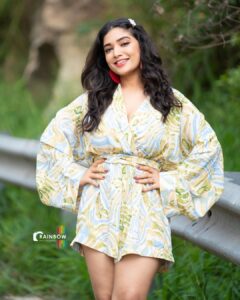 Priyanka Thimmesh Instagram - See Good In All Things..
Happiness will be with you❤️✨

Happy evening 🎊

 
📸: @rainbow_photography_official 🫶🏻🥰

#priyankathimmeshofficial #priyankathimmesh #iknowcutenessoverload 😉 #happiness #loveoflife 
💙💙💙💙💙