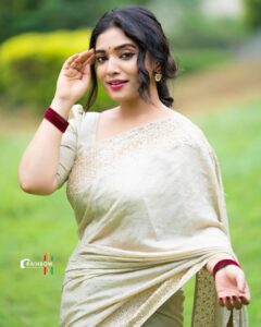 Priyanka Thimmesh Instagram - 💥💝💥💥💝💝💝
ಎಲ್ಲರಿಗೂ ದೀಪಾವಳಿ ಹಬ್ಬದ ಶುಭಾಶಯಗಳು …✨

@rainbow_photography_official all time fav🤩 my buddy …Thanks Kiru for clicking all my photos so beautifully ..😍🤘

#priyankathimmeshofficial #pt