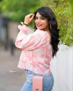 Priyanka Thimmesh Instagram - ✨ shine on 🤍🤍🤍💖
Good evening ✨💖

@rainbow_photography_official so good clicks 📸.. thankz again 💌

@iampriyankaathimmesh 
#priyankathimmeshofficial 
#happysoul ❤️