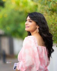 Priyanka Thimmesh Instagram - ✨ shine on 🤍🤍🤍💖
Good evening ✨💖

@rainbow_photography_official so good clicks 📸.. thankz again 💌

@iampriyankaathimmesh 
#priyankathimmeshofficial 
#happysoul ❤️