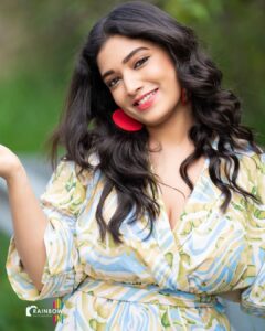 Priyanka Thimmesh Instagram - See Good In All Things..
Happiness will be with you❤️✨

Happy evening 🎊

 
📸: @rainbow_photography_official 🫶🏻🥰

#priyankathimmeshofficial #priyankathimmesh #iknowcutenessoverload 😉 #happiness #loveoflife 
💙💙💙💙💙