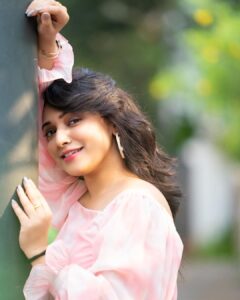 Priyanka Thimmesh Instagram - ✨ shine on 🤍🤍🤍💖
Good evening ✨💖

@rainbow_photography_official so good clicks 📸.. thankz again 💌

@iampriyankaathimmesh 
#priyankathimmeshofficial 
#happysoul ❤️