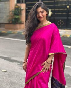 Priyanka Thimmesh Instagram - ಎಲ್ಲರಿಗೂ ಗೌರಿ ಗಣೇಶ ಹಬ್ಬದ ಶುಭಾಶಯಗಳು 🌸🙌🏻

@iampriyankaathimmesh