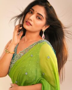 Priyanka Thimmesh Instagram - 💚✨

Photography @bhagathmakka 
Desginer by @lakshana_label 
Makeup & hair  @iglambeautystudiochennai 

@iampriyankaathimmesh #priyankathimmeshofficial #priyankathimmesh #greenlove