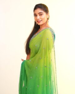 Priyanka Thimmesh Instagram - 💚✨

Photography @bhagathmakka 
Desginer by @lakshana_label 
Makeup & hair  @iglambeautystudiochennai 

@iampriyankaathimmesh #priyankathimmeshofficial #priyankathimmesh #greenlove