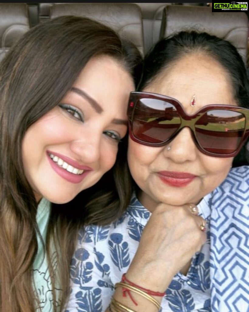 Priyanka Upendra Instagram - Happy Mother’s Day today and Everyday Ma..you’re the best !!! We love you and are so grateful for you ✨💖💕 @samiratrivedi