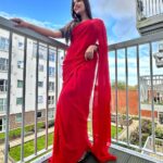 Pujita Ponnada Instagram - Saree in a foreign land hits different ❤️‍🔥 #pujitaponnada #ukdiaries #london #travel #saree #sareelove Guildford, Surrey, UK