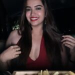 Pujita Ponnada Instagram - Evenings are always fun in Phuket 🍱🥂 #phuket #pujitaponnada #thailand #travel Catch Beach Club