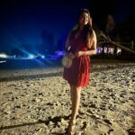 Pujita Ponnada Instagram - Evenings are always fun in Phuket 🍱🥂 #phuket #pujitaponnada #thailand #travel Catch Beach Club
