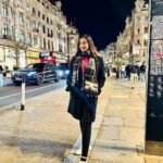 Pujita Ponnada Instagram - It’s getting cold in here ❄️🥶 #pujitaponnada #ukdiaries #london #travel Oxford Circus, Central London