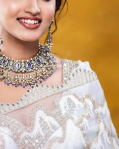 Rachana Inder Instagram - So let’s get into the details Team💪🏻 Jewelry - @beadedtreasuresjewelry Designer - @vibbhinna MUA - @makeoverwithlakshmi_shetty Photography - @anusharamkaran
